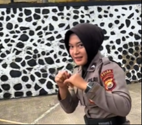 Perwira polri bernama Puji Prayitno dibuat penasaran dengan seorang polwan cantik yang ternyata memiliki prestasi di olahraga tinju.