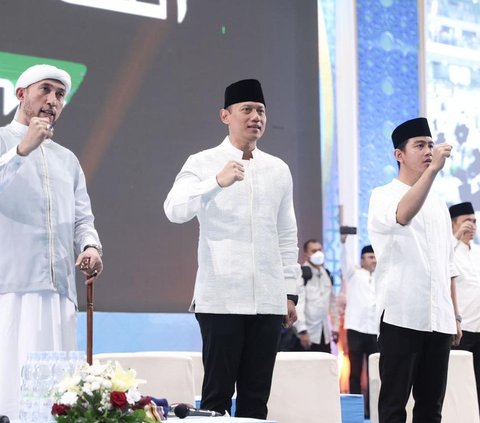 Momen Akrab Gibran dan AHY Hadiri Peringatan Isra Mi'raj di Solo