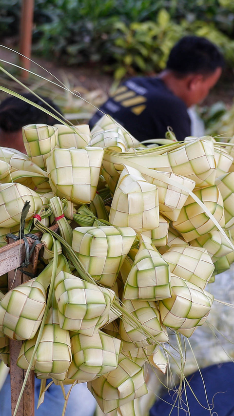 Tak Hanya Lebaran, Ini Makna Tradisi Belah Ketupat oleh Warga Serang untuk Peringati Isra Miraj