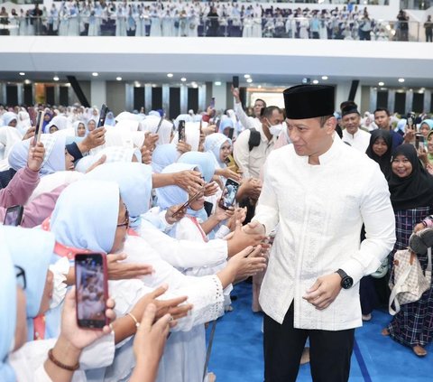 Momen Akrab Gibran dan AHY Hadiri Peringatan Isra Mi'raj di Solo