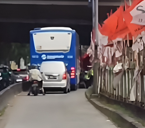 Viral Bapak-bapak Terobos Jalur Busway Dengan Lawan Arah, Tak Diberi ...