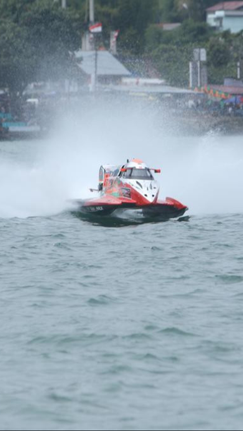 Menteri Sandiaga Target 125 Ribu Turis Asing Hadiri Ajang F1 Powerboat 2024 di Dana Toba