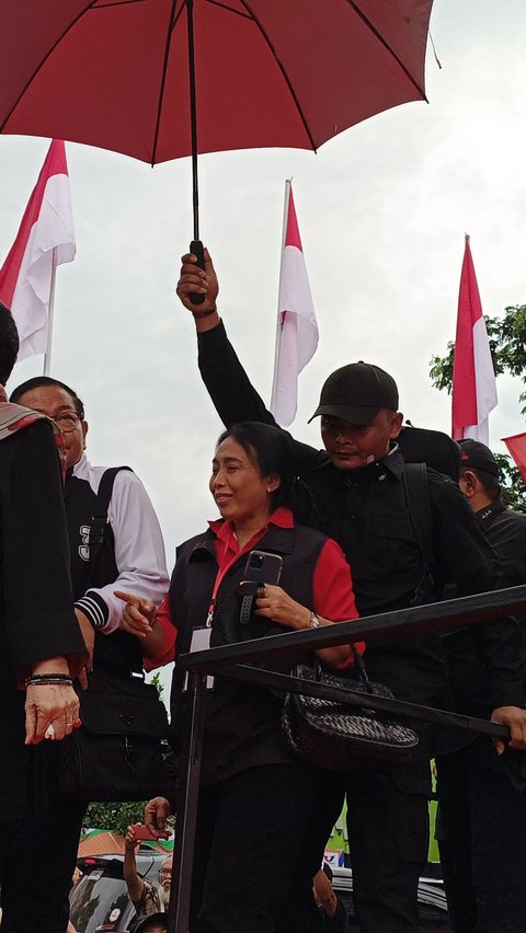 Digandeng Pramono Anung, Megawati Dampingi Ganjar-Mahfud Hajatan Rakyat di Banyuwangi