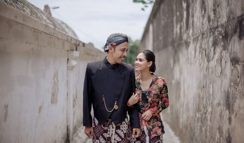 3. Javanese Traditional Clothing