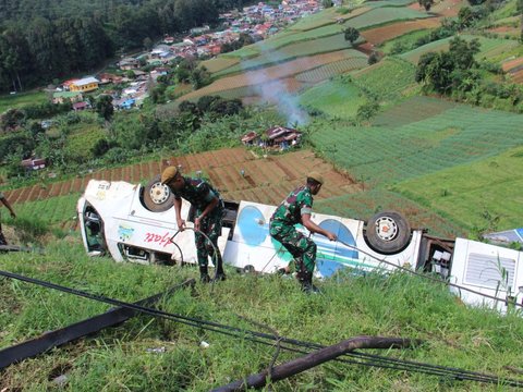 Kronologi Bus Kramat Djati Terjun ke Jurang 20 Meter di Cipanas Cianjur, Ini Penampakannya