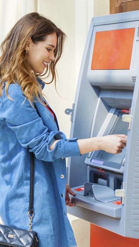 Don't Panic, Here's How to Handle a Swallowed ATM Card