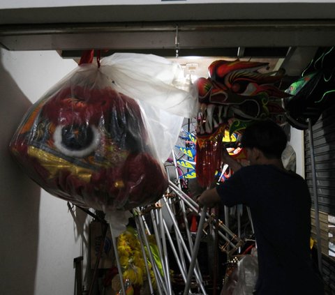 FOTO: Mengintip Latihan Barongsai dan Liong Naga di Jatinegara Jelang Imlek