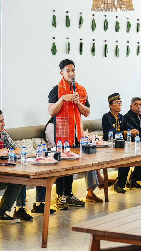 <br>Warga Minta Pemerataan Pembangunan Jalan, Kaesang Bakal Sampaikan ke Prabowo-Gibran<br>