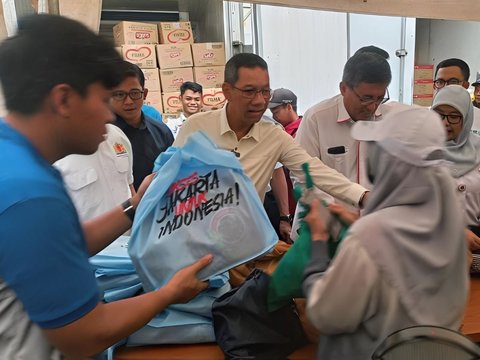 Controversy over Cheap Staple Food from DKI Jakarta Provincial Government using Light Blue Bags, Cak Imin: No Shame!