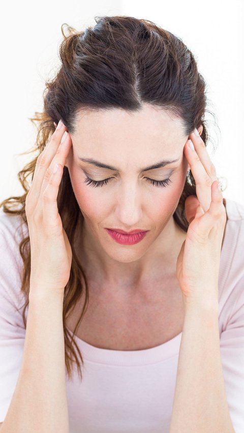 The cause of a headache on the right side and how to quickly handle it.