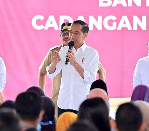 Menanggapi isu perpecahan dalam kabinet, di mata Jokowi, bukan hal luar biasa dan mengkhawatirkan. Kondisi itu dianggap wajar di tahun politik.