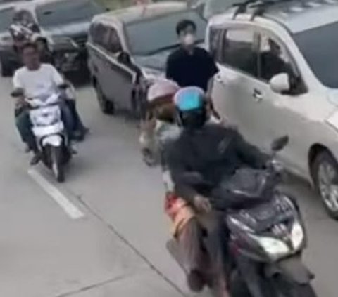 Massa pendukung Anies-Cak Imin Mulai Berdatangan ke JIS, Rela Kamping di Pinggir Jalan