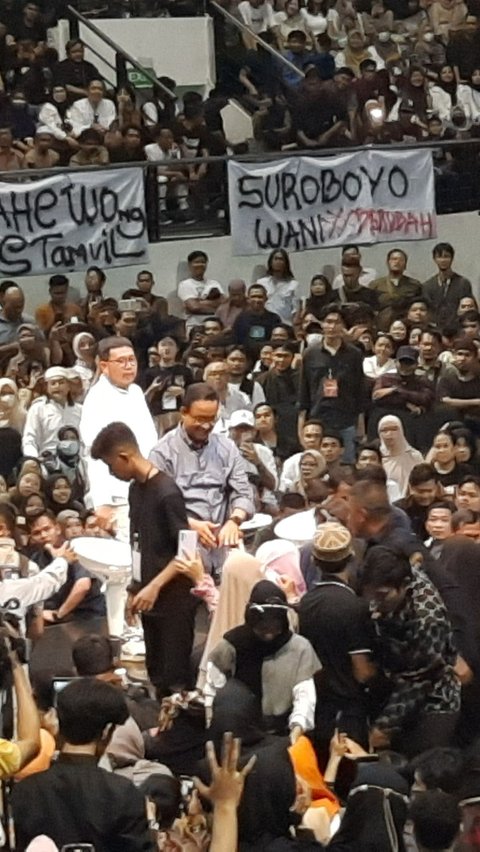 Peserta 'Desak Anies' di Surabaya Membludak, Anies: Ini Rekor