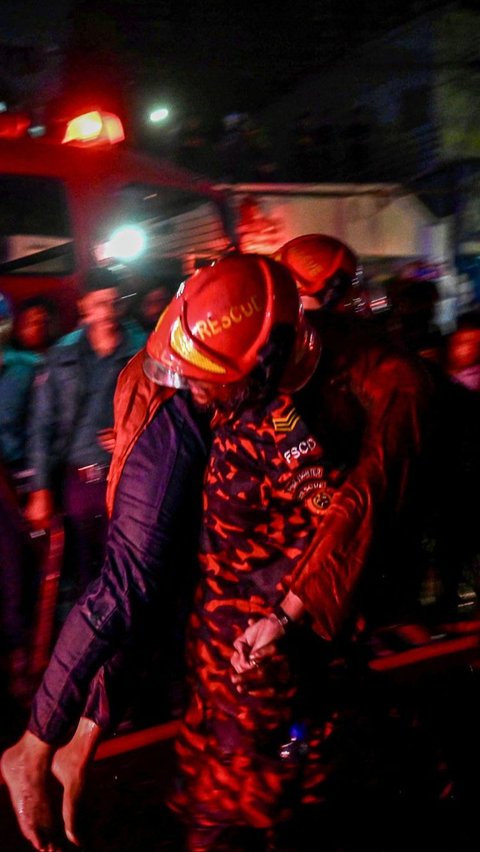 “Seluruh 22 orang yang dirawat dengan luka bakar parah berada dalam kondisi kritis,” tambah Sen. Munir Uz Zaman/AFP 