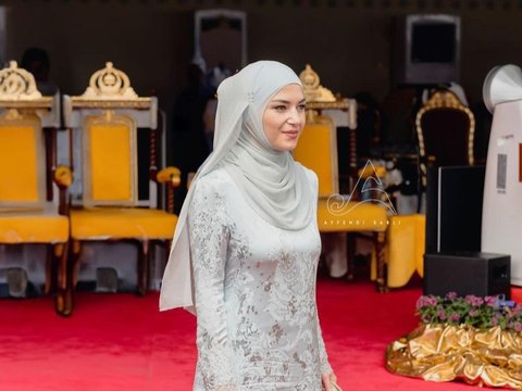 7 Inspirasi Baju Kurung Melayu Wanita yang Sedang Trend di Tahun 2024, Cocok untuk Lebaran