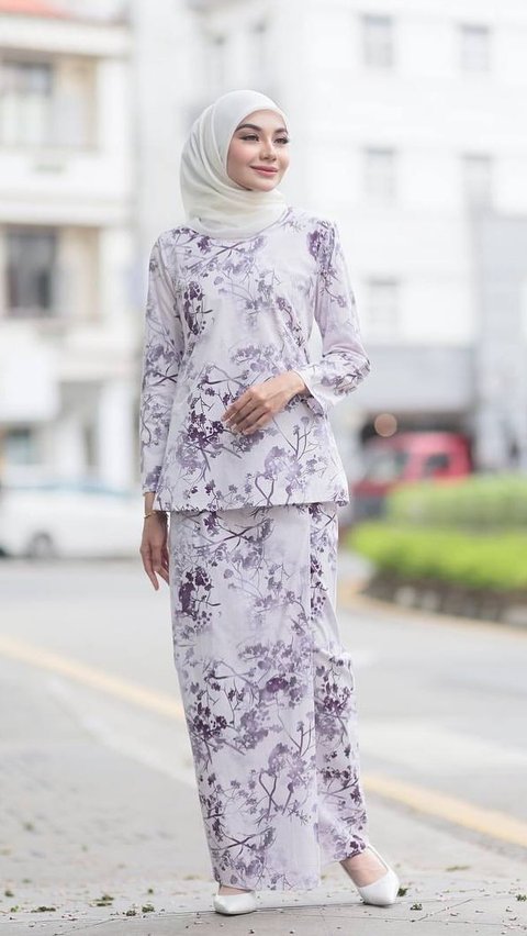 Baju Kurung Melayu Motif Bunga, Bikin Tampilan Lebih Cantik<br>