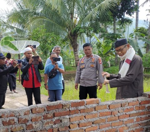 Sempat Tutup Akses Jalan karena Kecewa Hasil Pemilu, Caleg Gerindra Minta Maaf & Bongkar Tembok