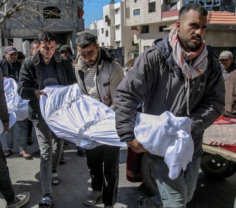 FOTO: Biadab! Israel Tembaki Warga Palestina yang Serbu Truk Bantuan di Gaza, 112 Tewas dan 280 Terluka