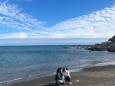 6 Gaya Isyana Sarasvati saat Liburan di New Zealand, Penampilan Cantiknya Curi Perhatian