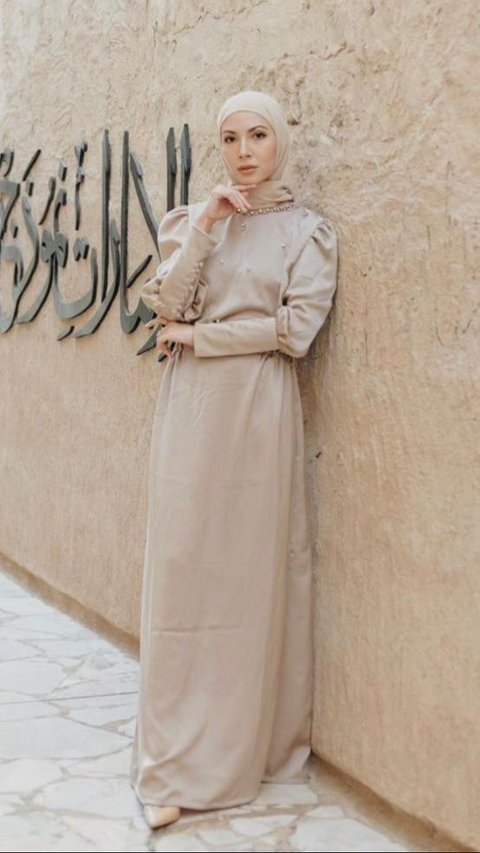 Gamis Muslim Modis Berbahan Katun dengan Gaya Modern<br>