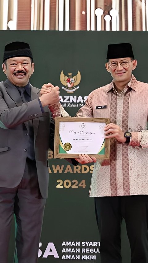 Menparekraf Sandiaga Uno Raih Penghargaan Muzaki Teladan Baznas Awards 2024