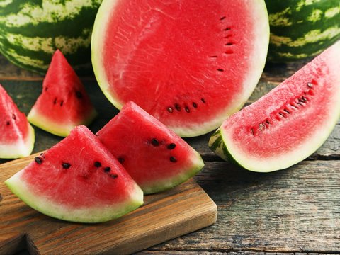 Watermelon Should Not be Eaten at Night, Here's Why