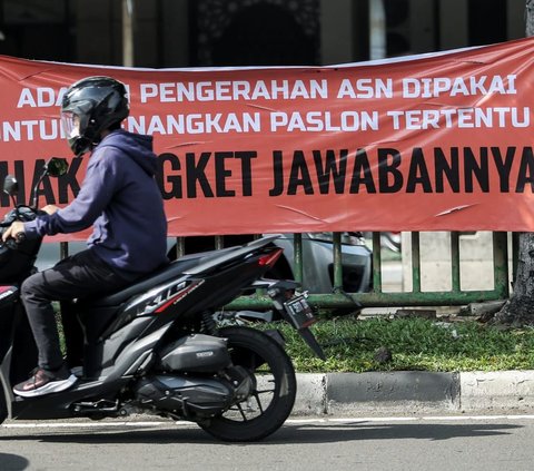 FOTO: Penampakan Spanduk Dukung Hak Angket DPR Bertebaran di Jakarta