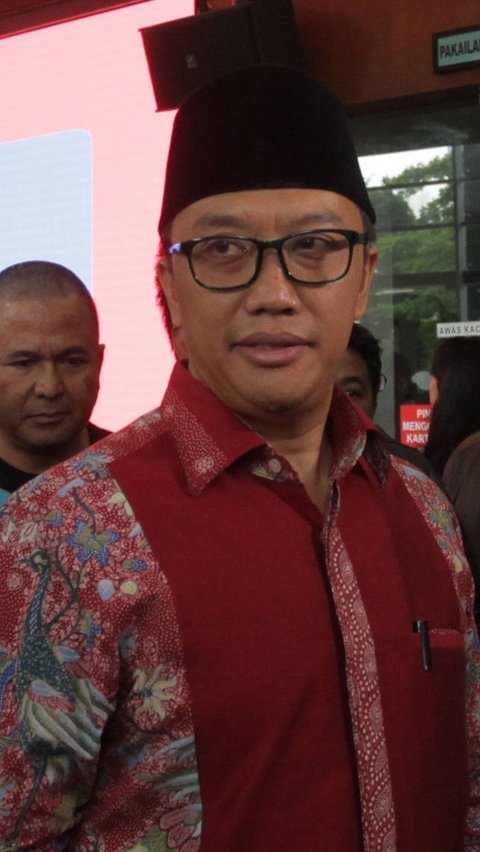 Mantan Menpora Imam Nahrawi Bebas Bersyarat dari Lapas Sukamiskin