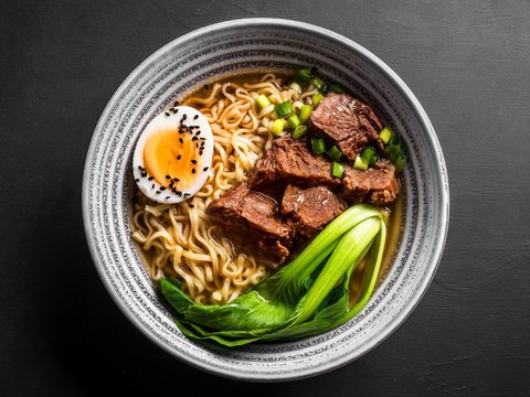 Homemade Beef Miso Ramen Recipe, Delicious Dish for Rainy Days