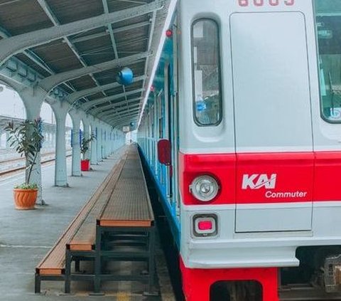 Sejumlah petugas telah diterjunkan ke lokasi guna mengatasi pohon tumbang di jalur tersebut. Leza mengimbau kepada masyarakat tetap mendapat arahan petugas yang ada di lapangan.