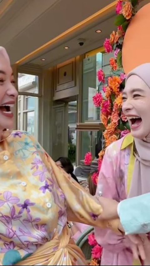 Sering Dibilang Mirip, Potret Inara Rusli dan Zaskia Gotik yang Akhirnya Bertemu 'Dua Bidadari Turun ke Bumi'