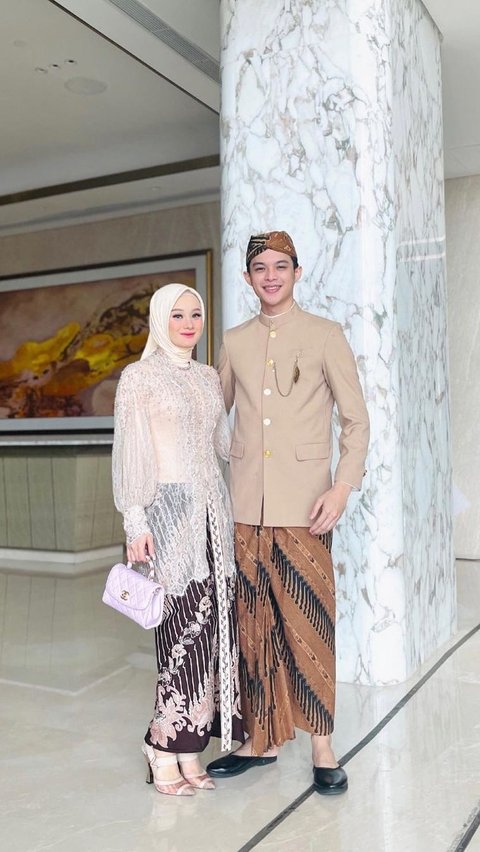 5 Referensi Outfit Couple untuk Kondangan Ala Artis Indonesia