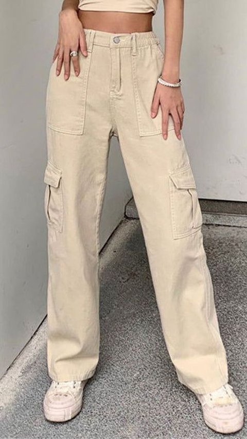 <b>Celana Kargo dengan Desain Straight untuk Tampilan Jenjang</b>