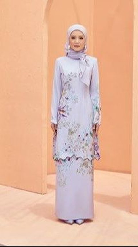 <b>Baju Kurung Bermotif</b>