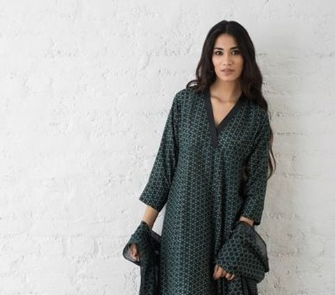 17 Rekomendasi Baju Kurung Modern yang Memukau untuk Acara Pesta