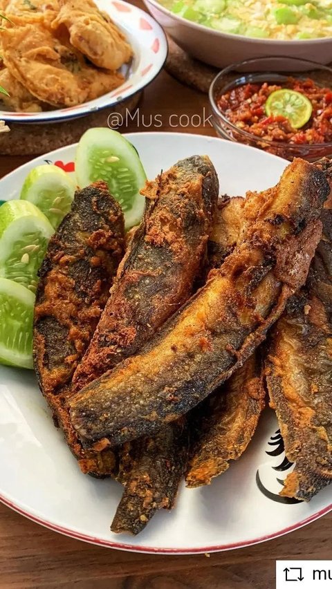 Tanpa Tepung, Begini Trik Goreng Lele Agar Lurus dan Garing