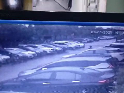 FOTO: Rekaman CCTV saat Sekeluarga Bunuh Diri dari Lantai 22 Apartemen Penjaringan