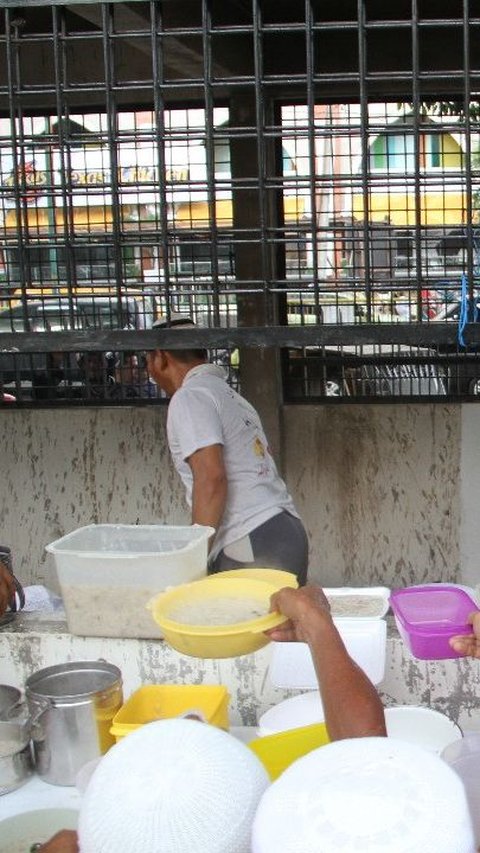 Nikmatnya Bubur Pedas, Menu Makanan Wajib Berbuka Puasa di Sumatra Utara<br>