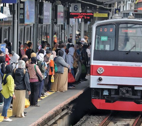 Simak, Ini Aturan Berbuka Puasa di Commuter Line