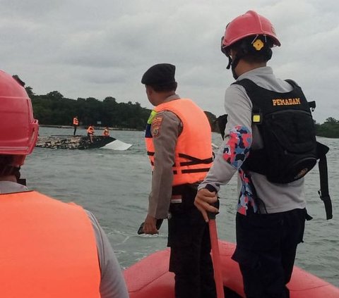 Kemudian kecepatan angin 25 knot atau 46 kilometer per jam di Laut Jawa bagian Barat dan Perairan Kepulauan Seribu.