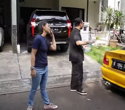 Gabut, Potret Pilot Cantik yang Jago Ngedrift Koleksi Mobilnya Bikin Melongo