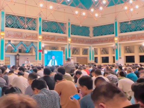 Penampilan Atta Halilintar dan Aurel di Tarawih Hari Pertama, Ngajak Ameena Lucu Banget Gayanya