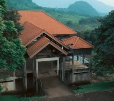 Portrait of Atta Halilintar's 20-Hectare Islamic Boarding School, Located in the Middle of the Mountains