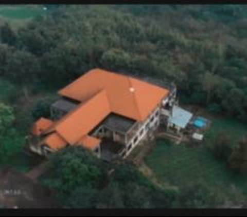 Portrait of Atta Halilintar's 20-Hectare Islamic Boarding School, Located in the Middle of the Mountains