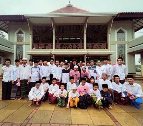 Portrait of Atta Halilintar's 20-Hectare Islamic Boarding School, Located in the Middle of the Mountains