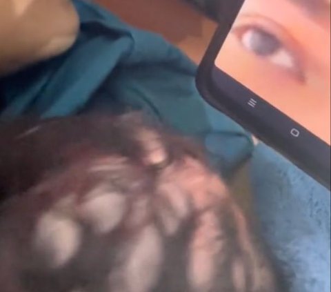 Momen Haru Pria Azani Anaknya yang Baru Lahir Lewat Video Call, Tak Bisa Hadir karena Kerja di Pedalaman