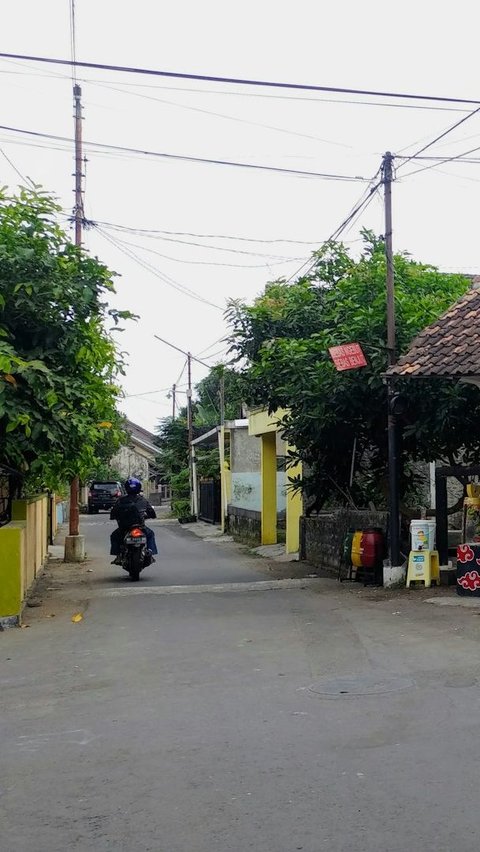 2. Berjalan-jalan Keliling Komplek<br>