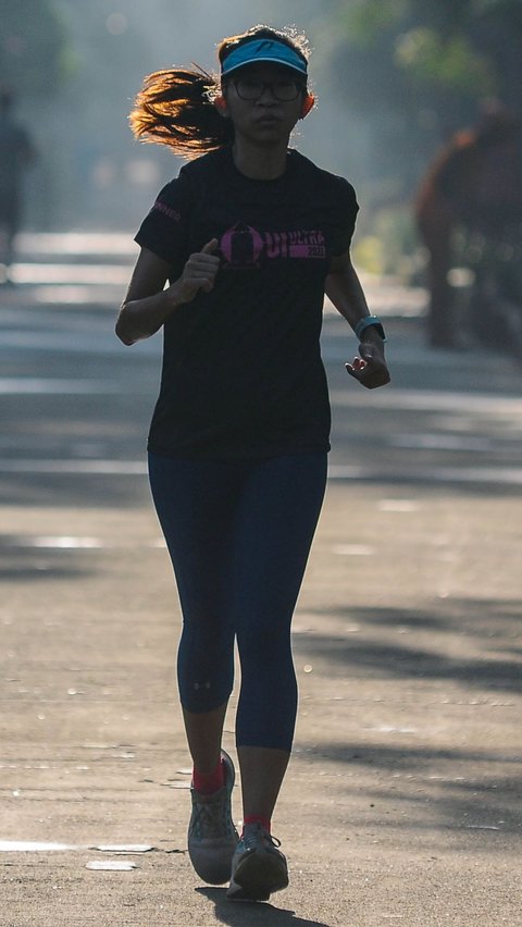 FOTO: Ramai Warga Lari Pagi di Hari Pertama Puasa, Ini Tips Agar Tetap Semangat Olahraga Selama Ramadan