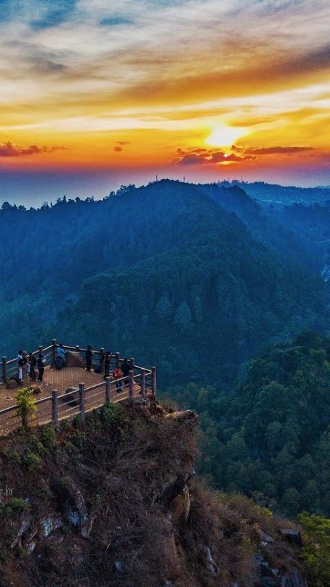<b>10 Wisata Dago Bandung yang Indah dan Populer, Tawarkan Panorama Memukau</b>