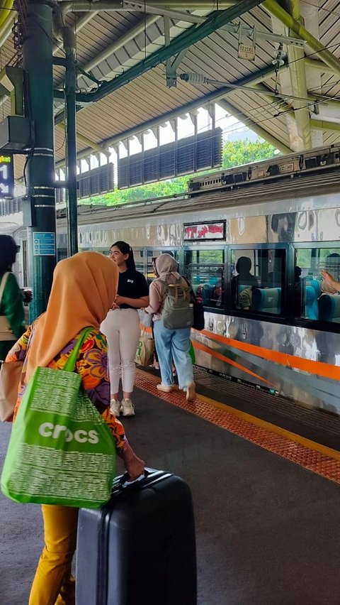 KAI Tambah 344 Perjalanan Kereta Api dari Stasiun Gambir dan Stasiun Pasar Senen, Cek Rutenya di Sini